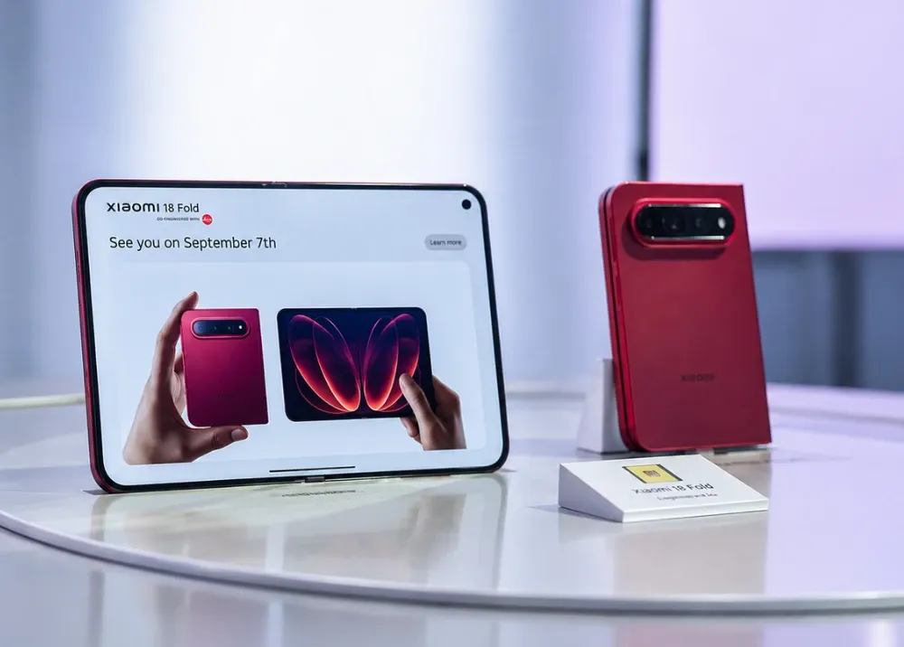 Xiaomi 18 Fold: smartphone gập rộng khiến Samsung và Apple phải dè chừng?
