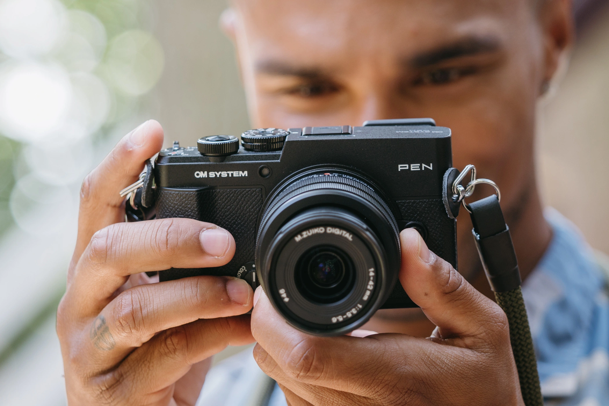 OM System PEN hồi sinh: máy ảnh rangefinder hiện đại cho mọi ngày