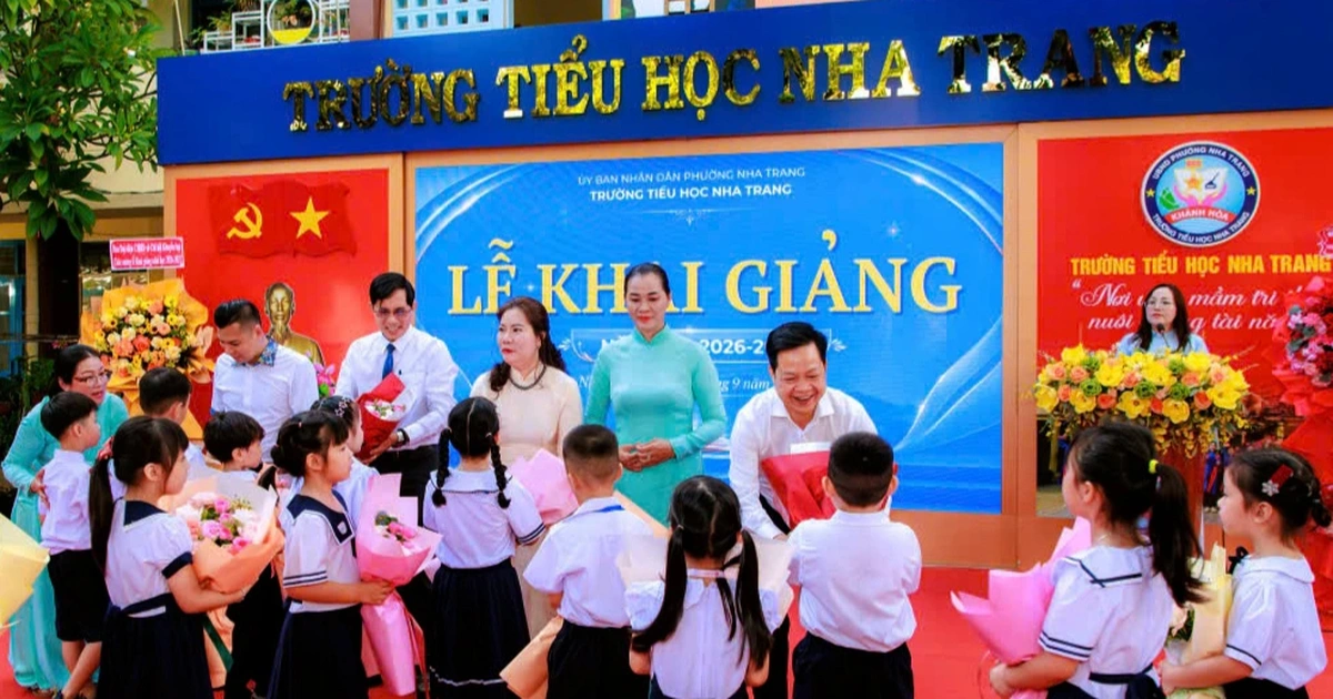 Quản lý siêu trường 10.500 học sinh ở Nha Trang: Thách thức hay cơ hội?