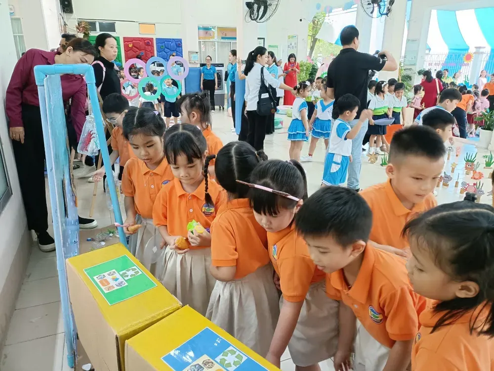 Chương trình tiếng Anh tích hợp ở mầm non: Cơ hội và rủi ro cho phụ huynh