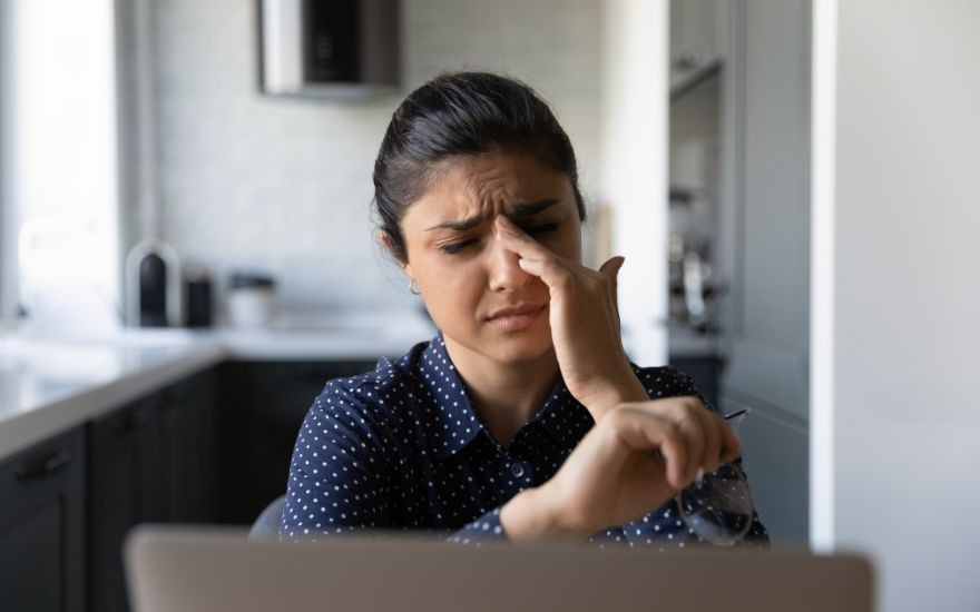 Trẻ em nhìn màn hình nhiều: Phát hiện sớm cận thị và chặn đứng tăng độ