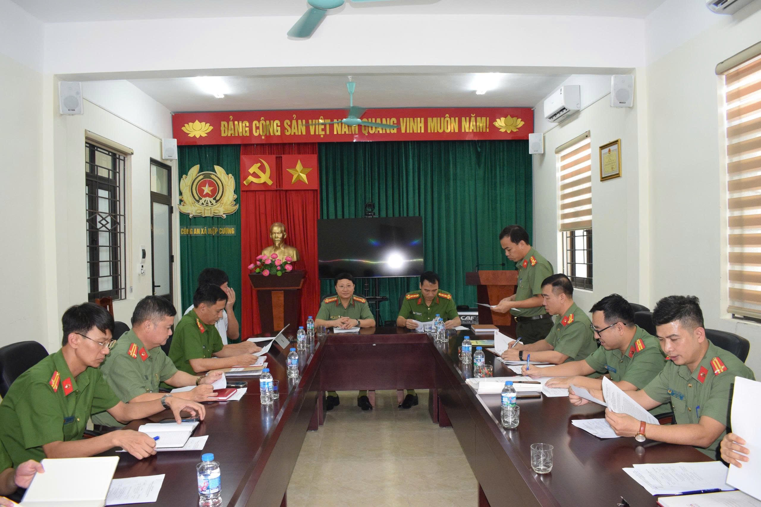 Camera giám sát xã: “mắt thần” mới của an ninh bản làng
