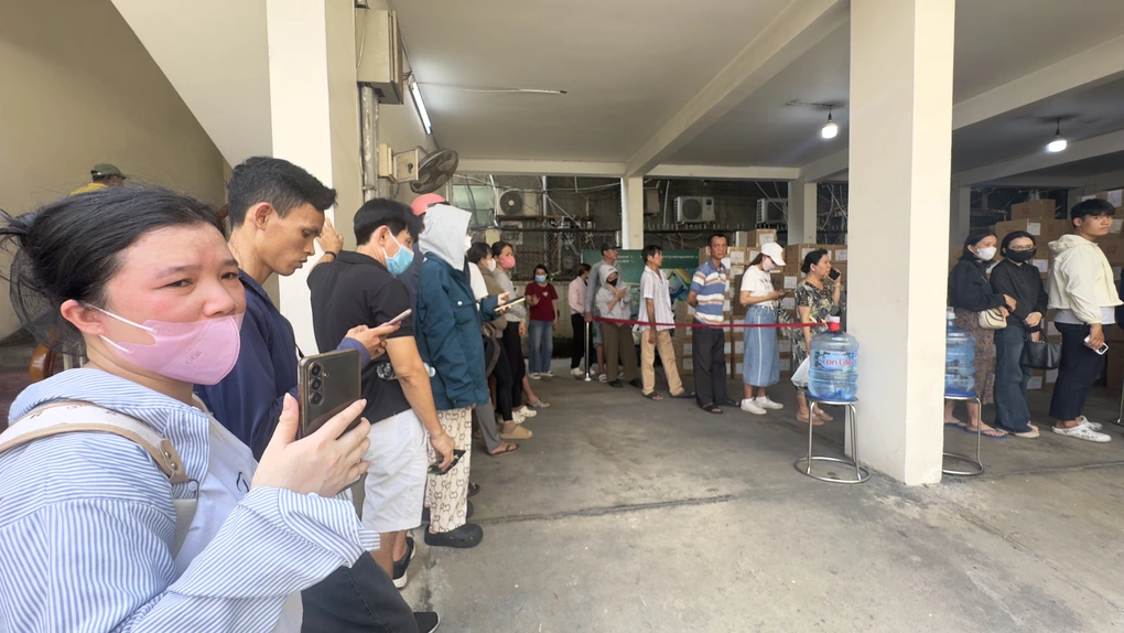 Sách giáo khoa khan hiếm ngày khai giảng: Phụ huynh phải tỉnh táo