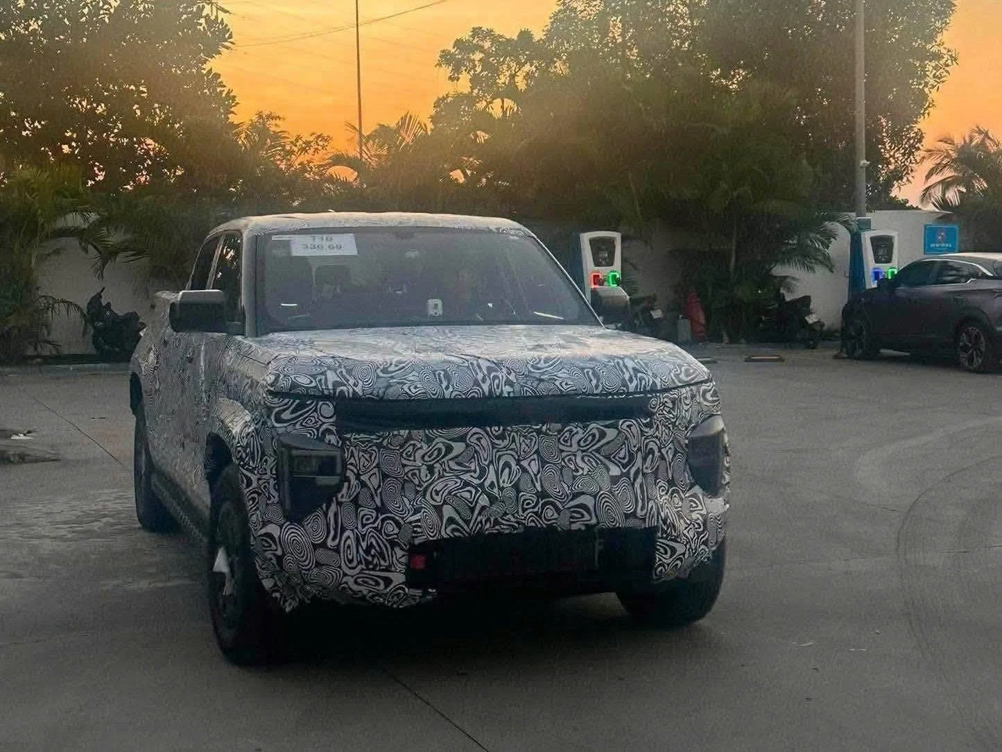 VinFast VF Wild bán tải EREV: Nước cờ thách thức Ford Ranger