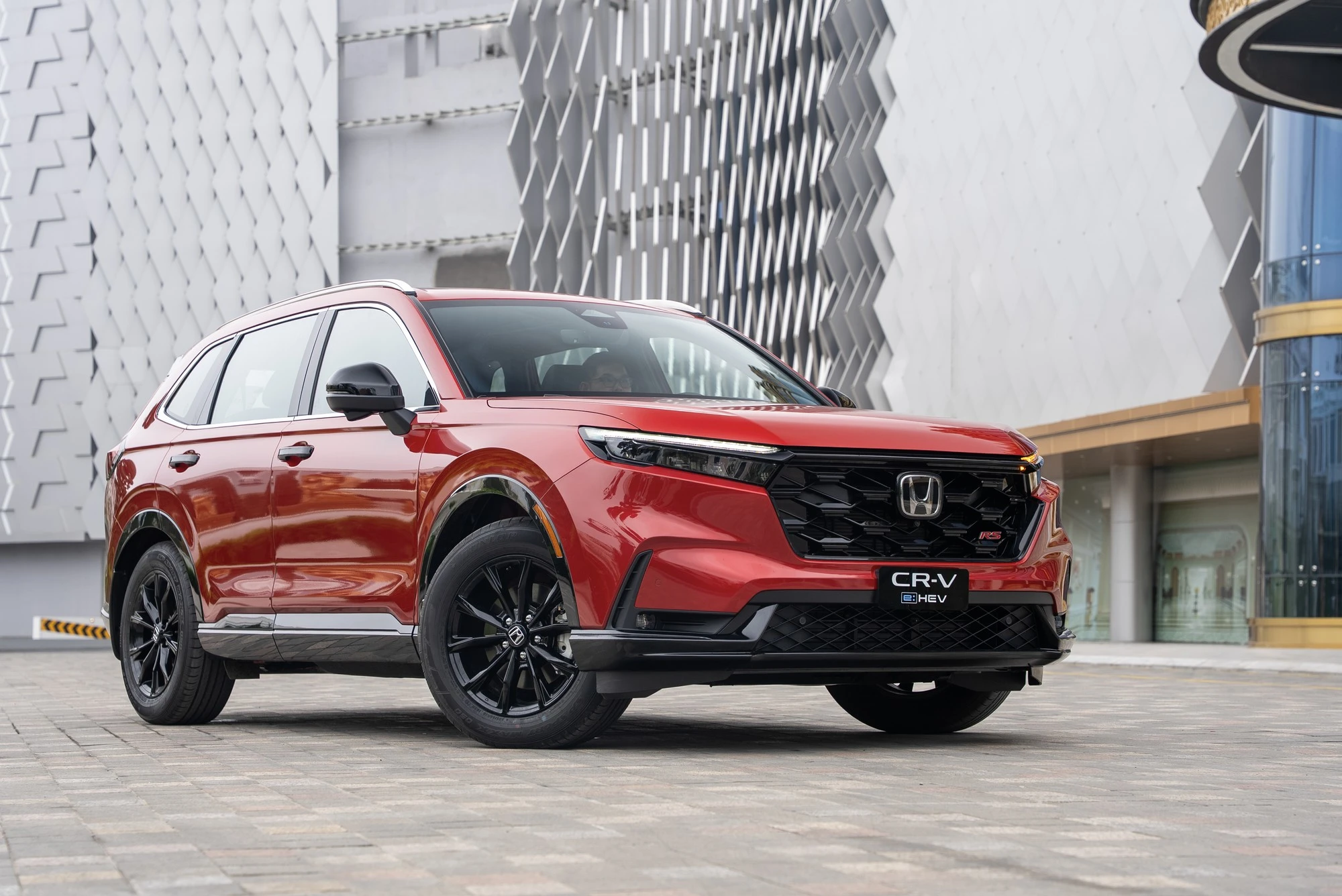 Suzuki XL7 và Mitsubishi Xpander: ai thắng cuộc đua ưu đãi tháng 9?