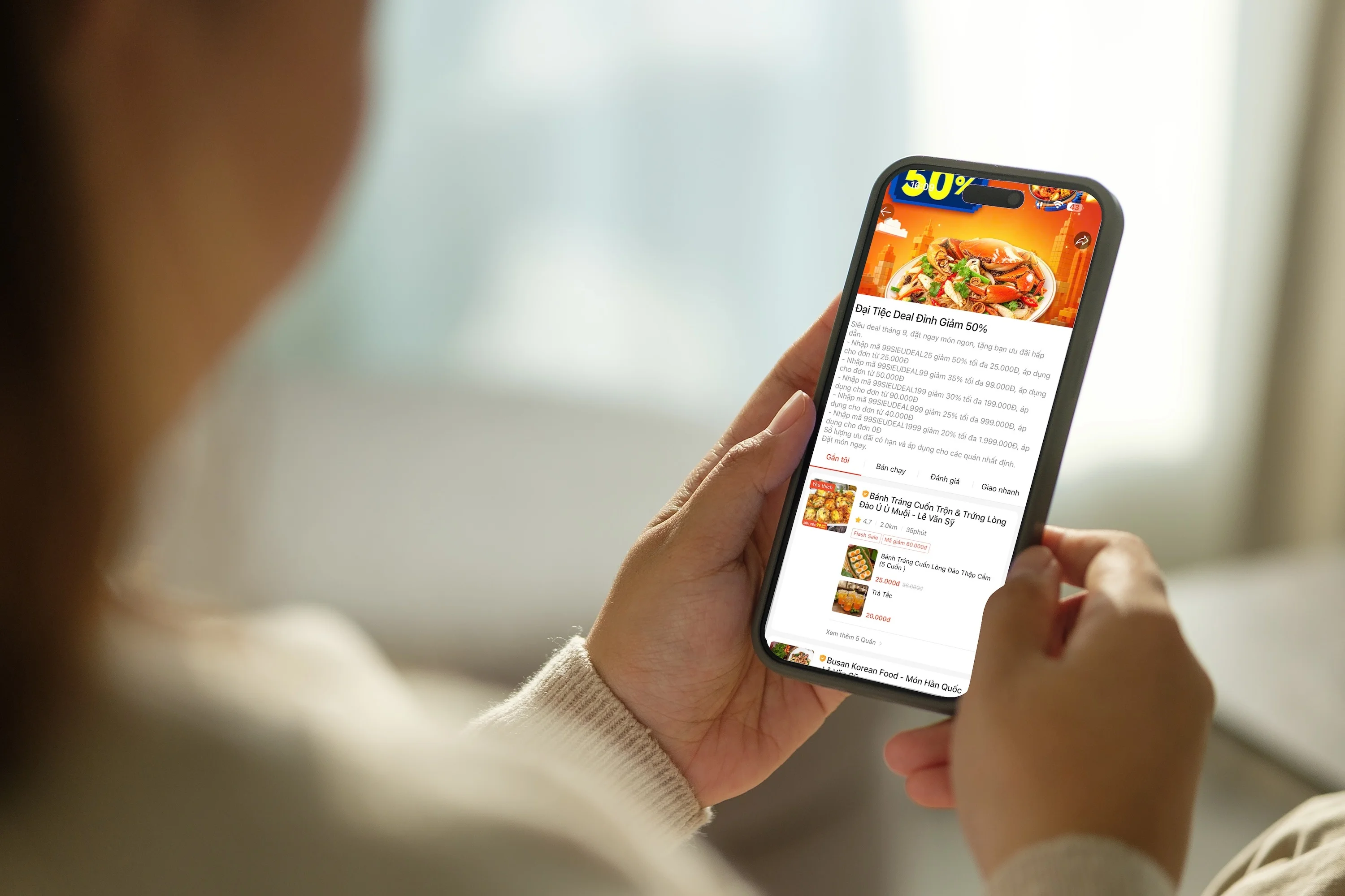 Dịp 9/9: vé máy bay giảm giá và ShopeeFood khuyến mãi cho du lịch tiết kiệm