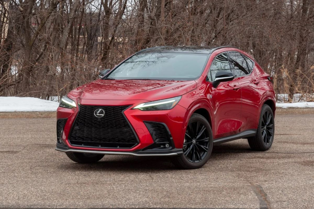 Lexus NX facelift lột xác: có đáng bỏ BMW X3, Volvo XC60?