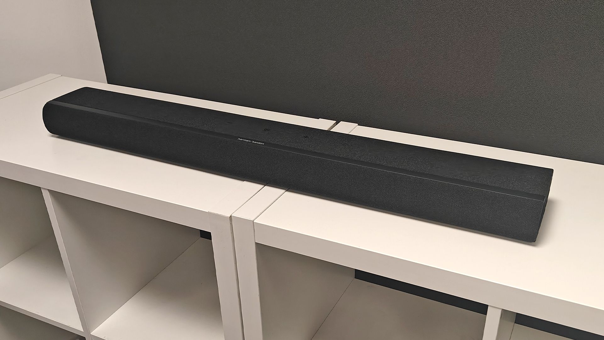 Từ soundbar sang loa riêng: Nâng cấp âm thanh TV như rạp chiếu phim