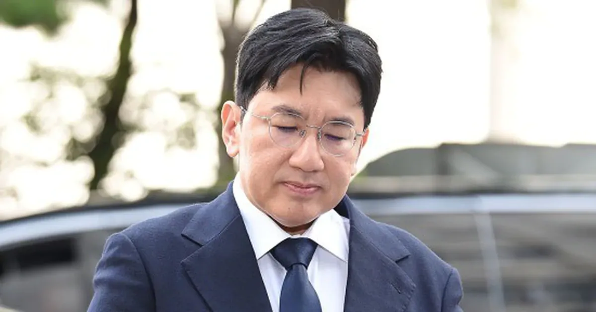 Chủ tịch HYBE Bang Si Hyuk bị truy tố vì nghi án gian lận tài chính