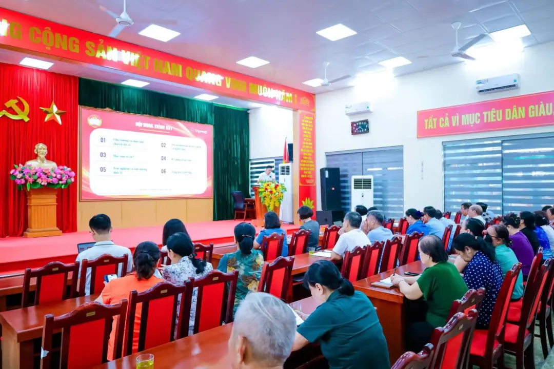 Chuyển đổi số tại cơ sở: khi cán bộ phường, xã học dùng AI công vụ