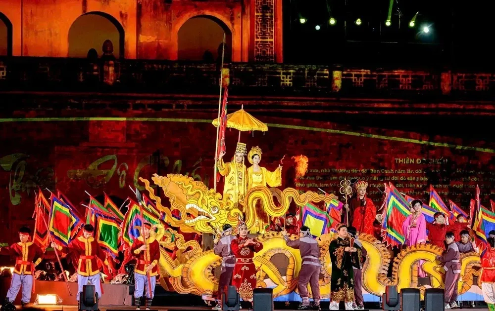 Bát Tràng trở thành trung tâm di sản gốm trong Festival Thăng Long - Hà Nội