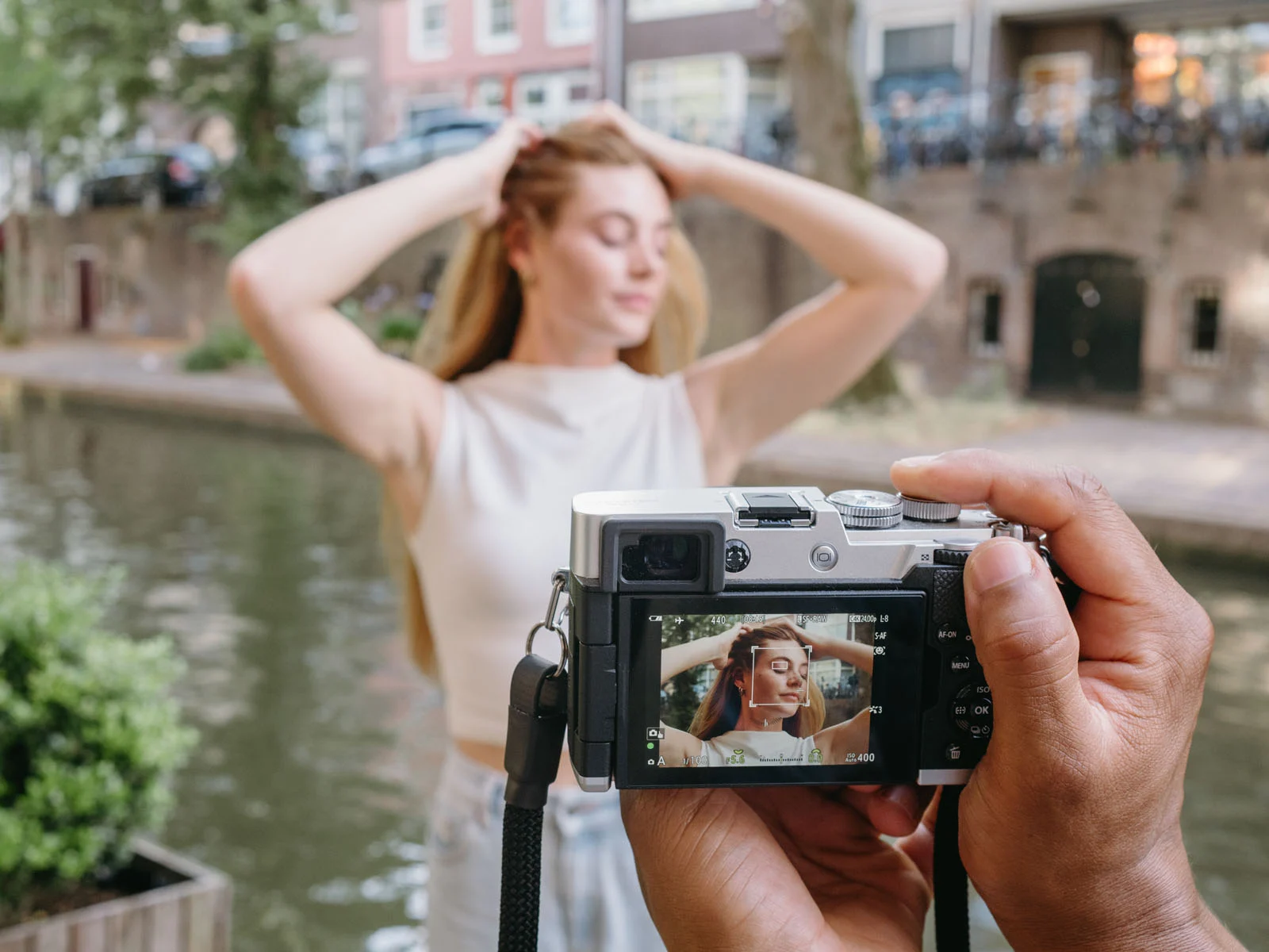 OM System PEN: máy ảnh mirrorless hoài cổ với công nghệ AI đáng tiền