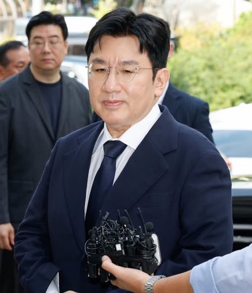 Chủ tịch HYBE Bang Si Hyuk bị truy tố vì nghi án gian lận tài chính