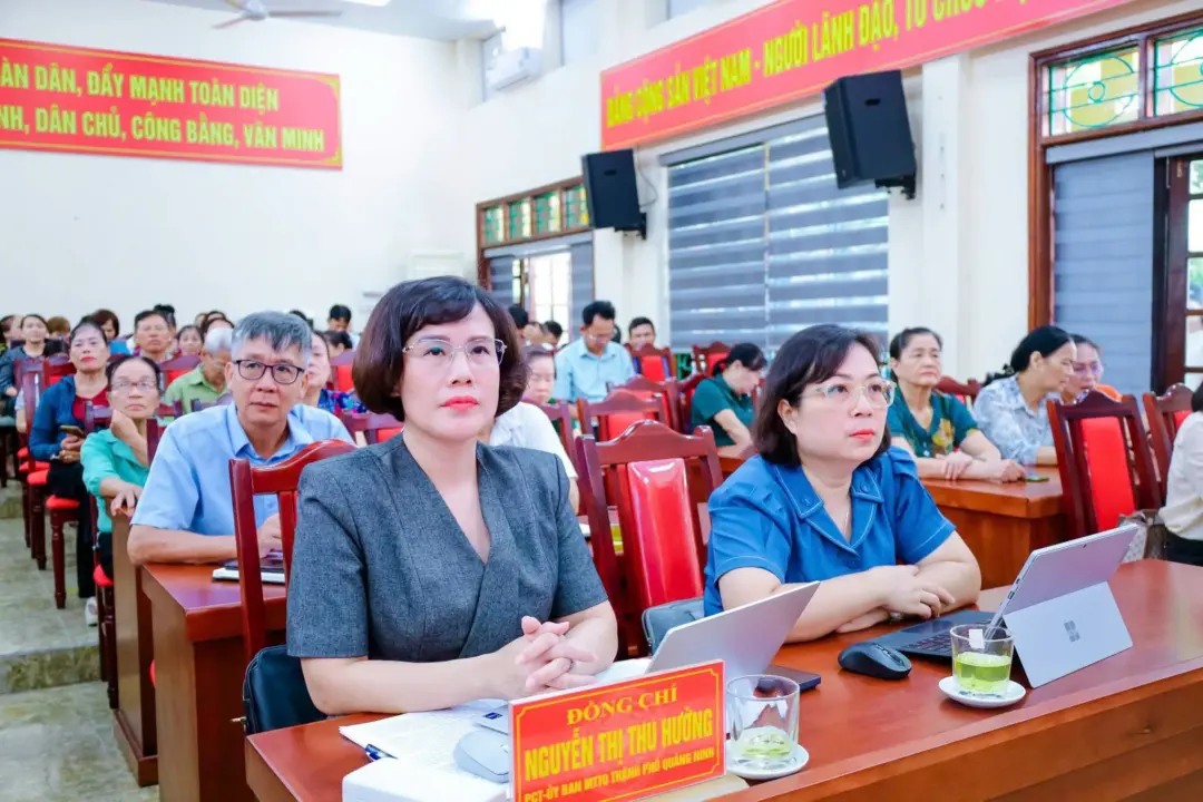Chuyển đổi số tại cơ sở: khi cán bộ phường, xã học dùng AI công vụ