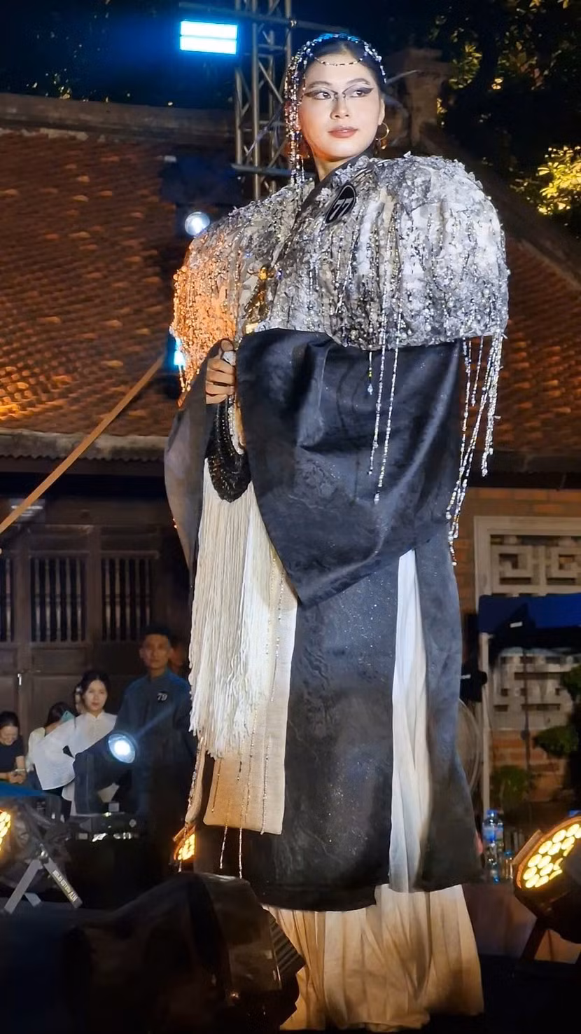 Khoa phục Văn Miếu: Di sản kiến trúc bước lên sàn diễn thời trang