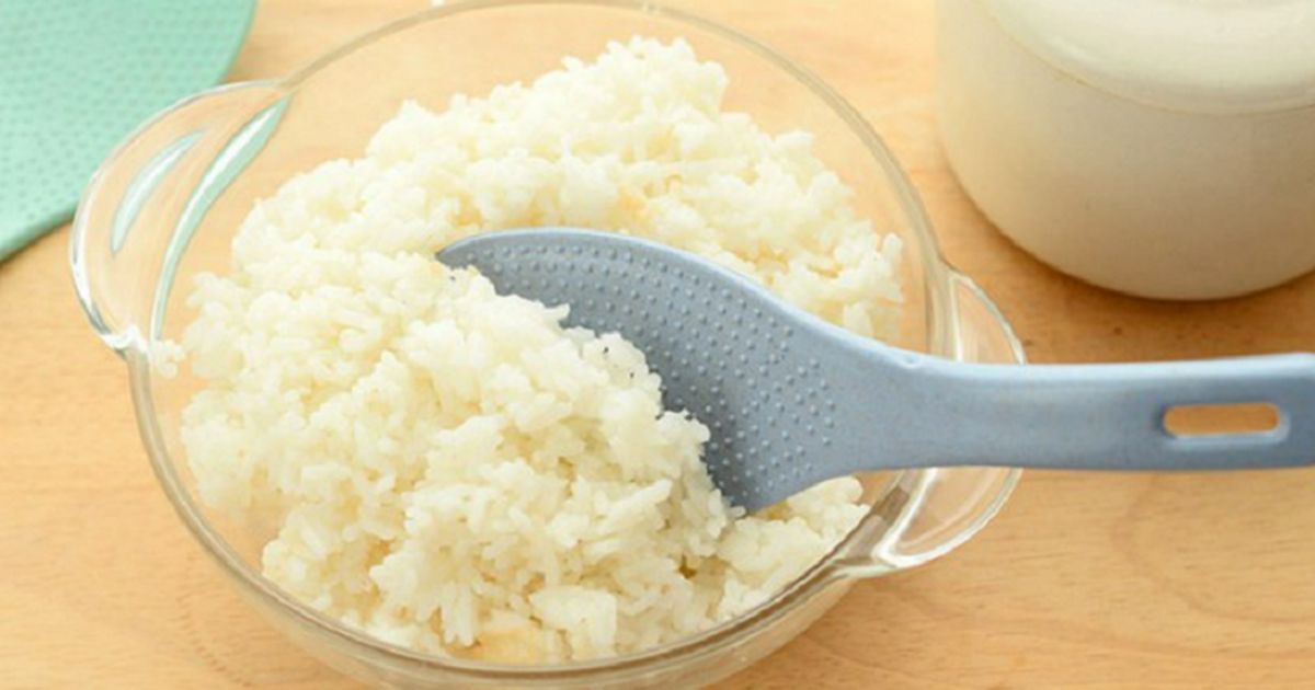 Những lỗ và chi tiết ẩn trên dụng cụ nhà bếp: công dụng ít ai ngờ