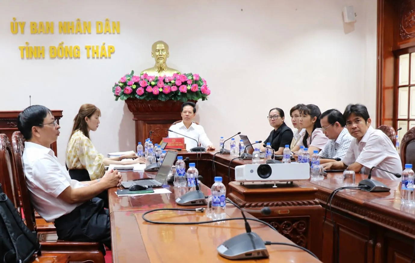 Phòng họp thông minh không giấy: bước nhảy của chính quyền số
