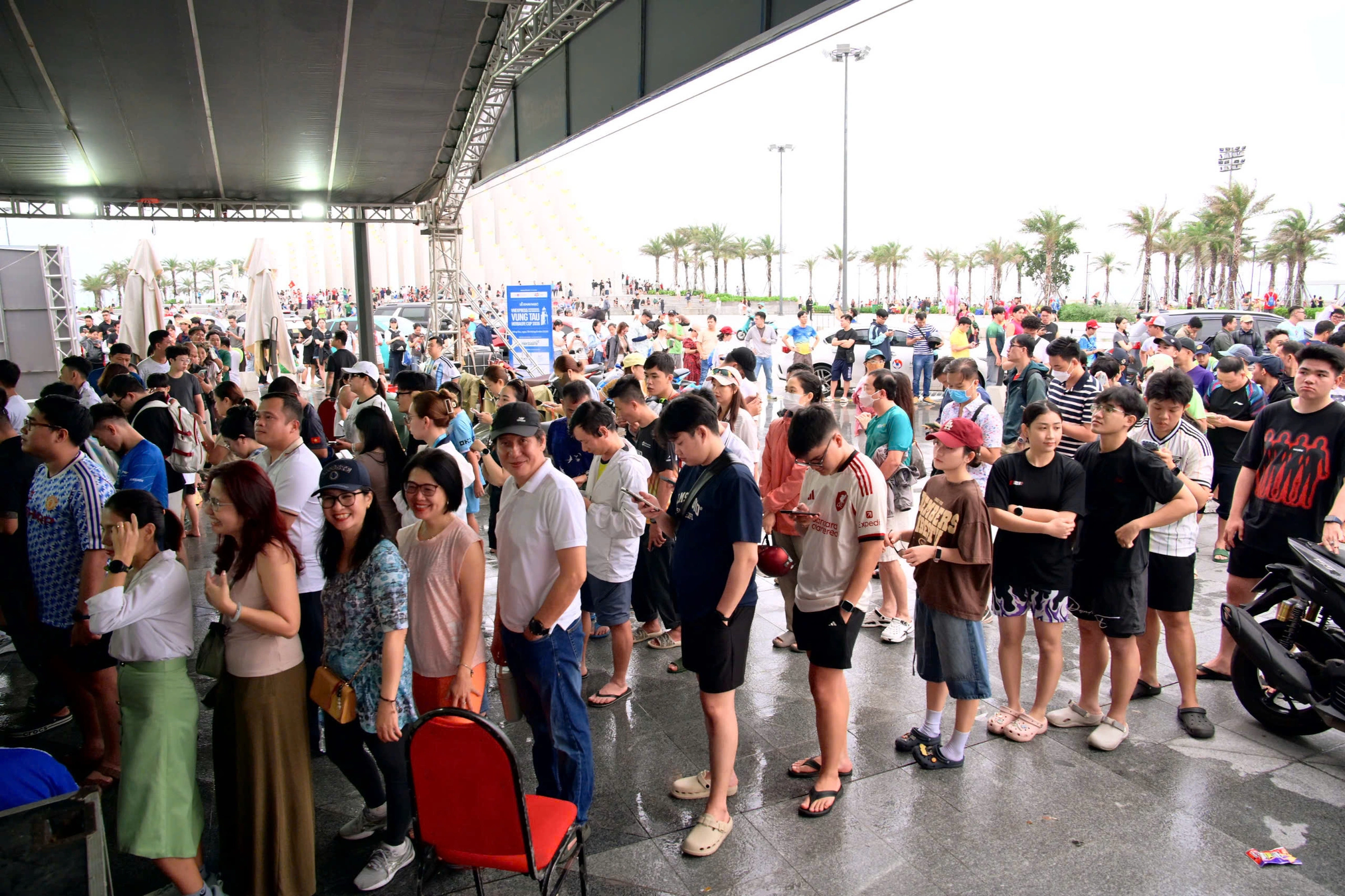 Vũng Tàu Herbalife Cup: 7.000 runner, gió cấp 6 và cú cháy vé đáng giá