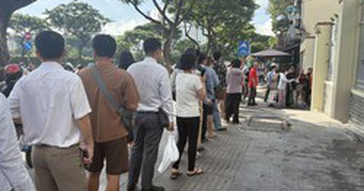 Khủng hoảng sách giáo khoa sau khai giảng: lỗi chuỗi cung ứng, thiệt phụ huynh