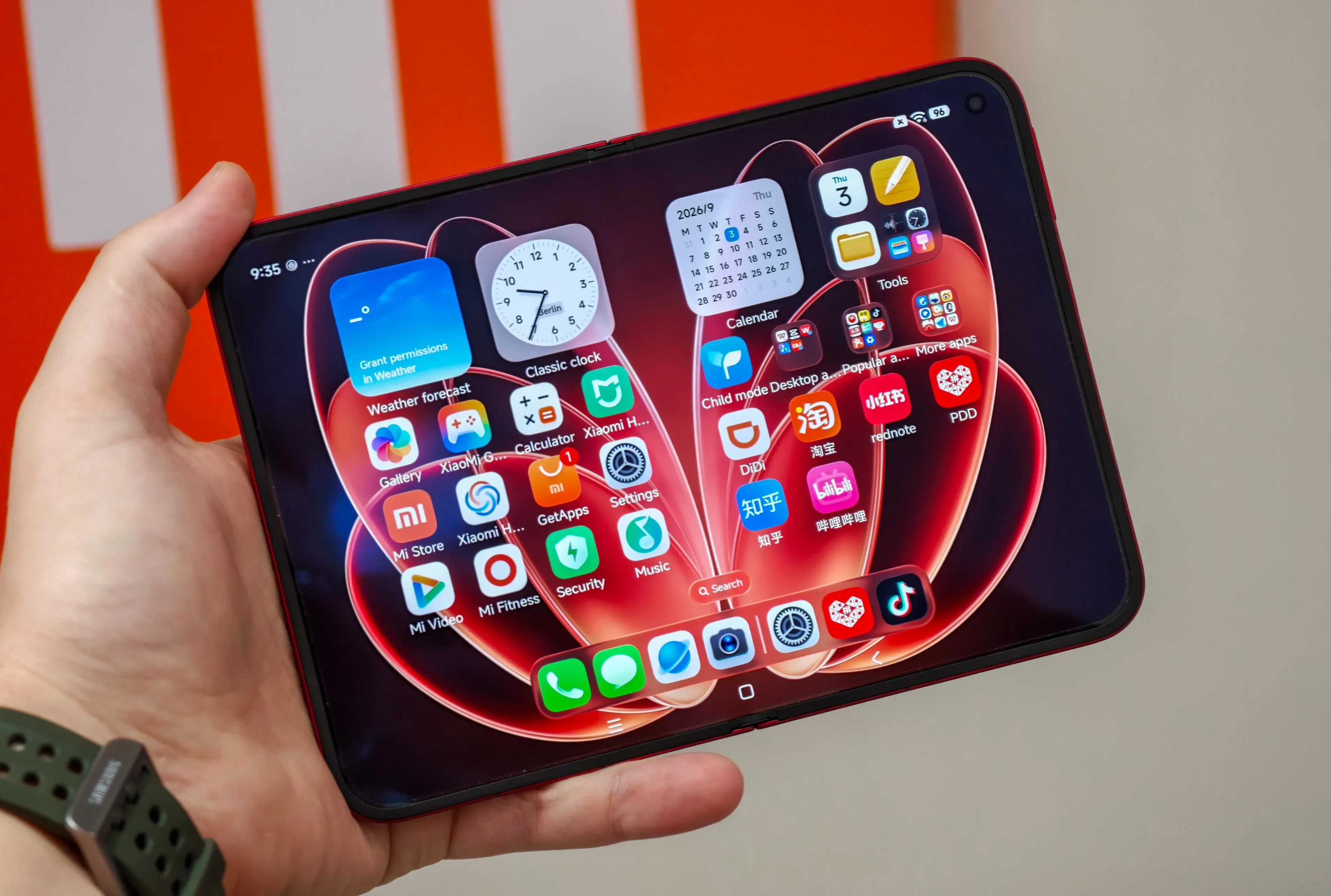 Xiaomi 18 Fold vs Galaxy Z Fold 8: chọn điện thoại gập nào