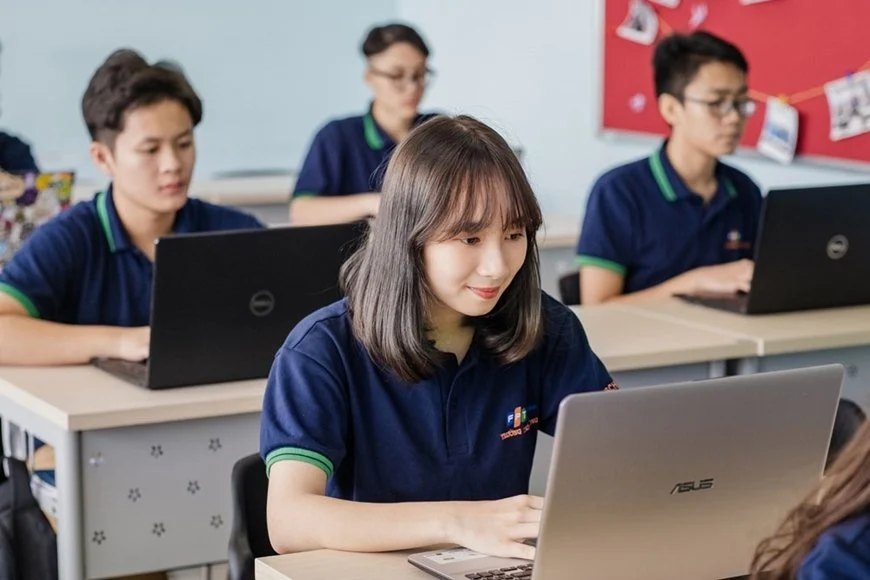 Hướng dẫn sử dụng AI trong trường học: Phụ huynh cần hiểu gì để con học an toàn?