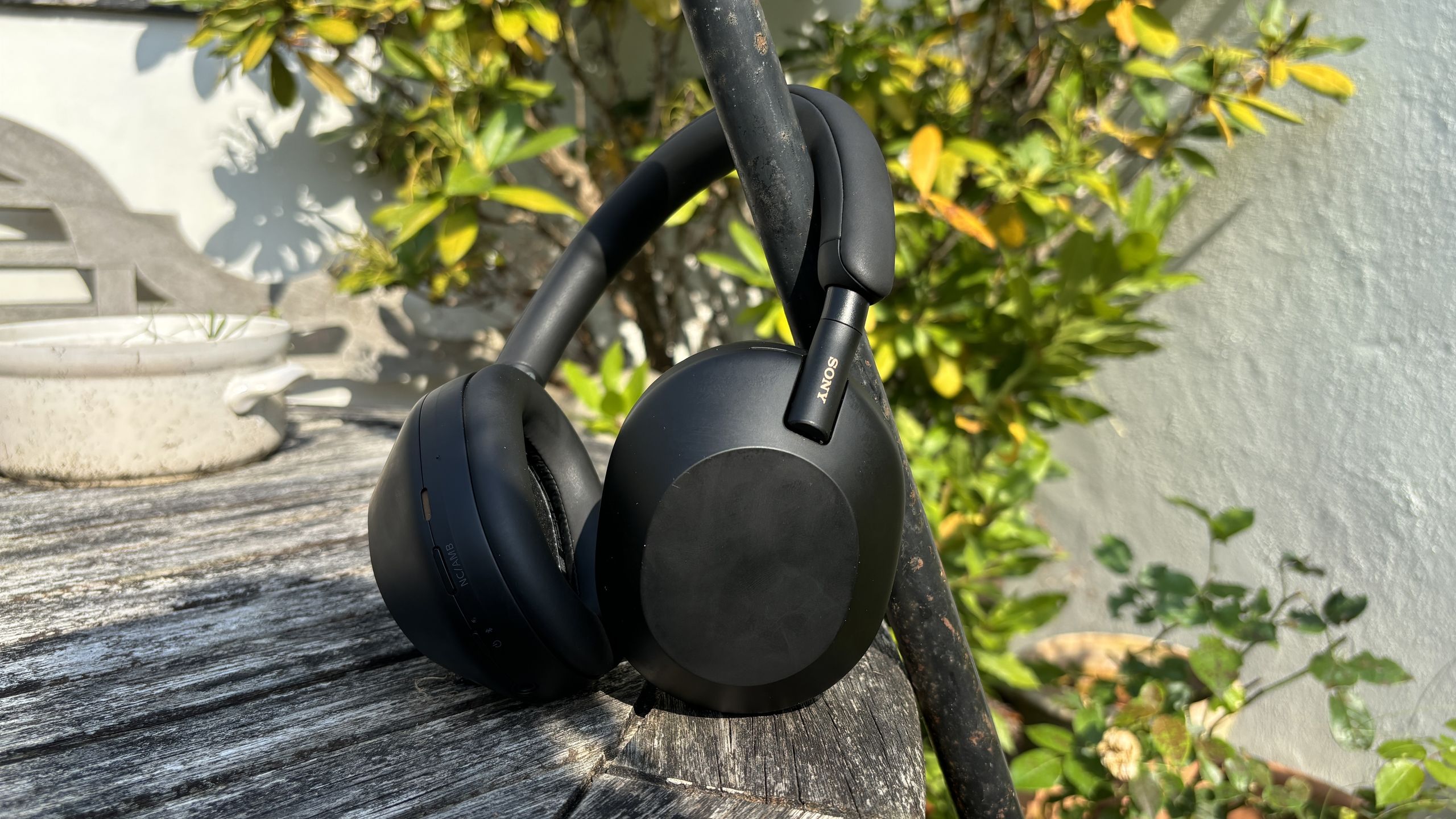 Sony WH-1000XM4C: tuân thủ quy định pin EU hay cú đánh cược marketing?