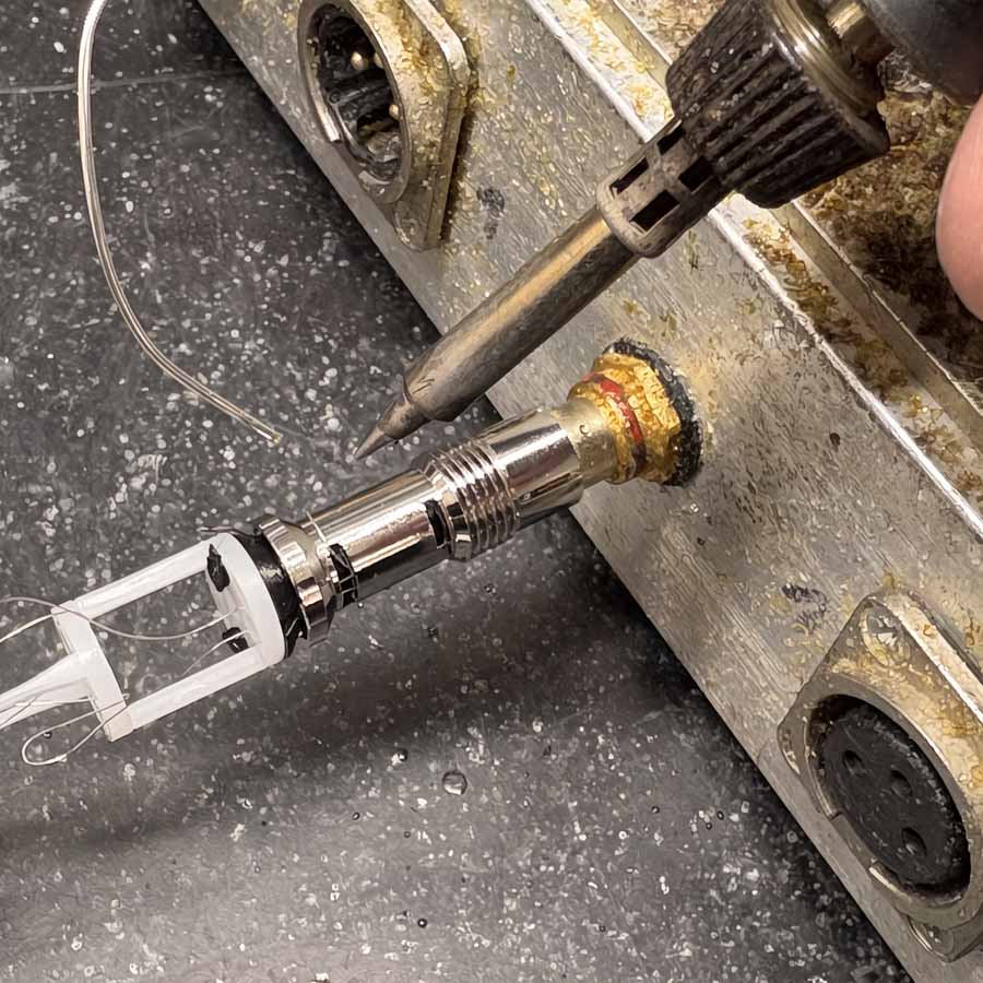 Transrotor TRA 9 và dây tonearm bạc nguyên chất: cấp độ mới cho vinyl Hi-Fi