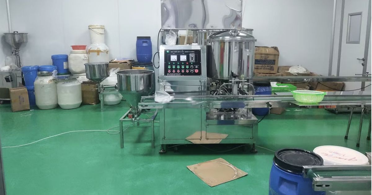 Mỹ phẩm sản xuất chui vẫn tràn ngập: vì sao mức phạt chưa đủ răn đe?