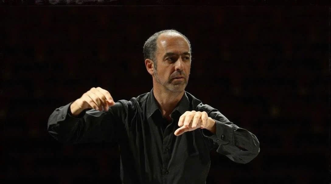 Nhạc trưởng Italy Damiano Giuranna tái hiện kiệt tác từ Bach đến Tchaikovsky tại Hà Nội