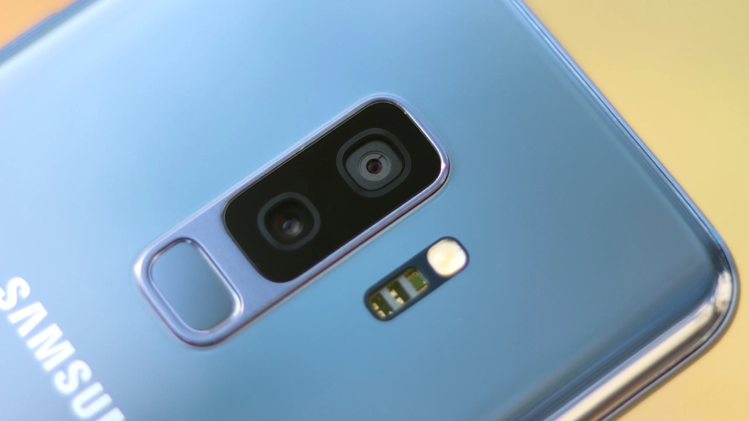 Khẩu độ biến thiên trên smartphone: iPhone 18 Pro, Samsung và phần còn lại