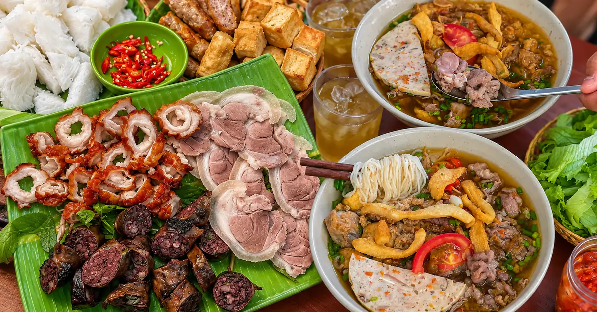 Phở gà Hà Nội và bánh tráng nướng: Vì sao cuốn hút giới trẻ Trung Quốc?