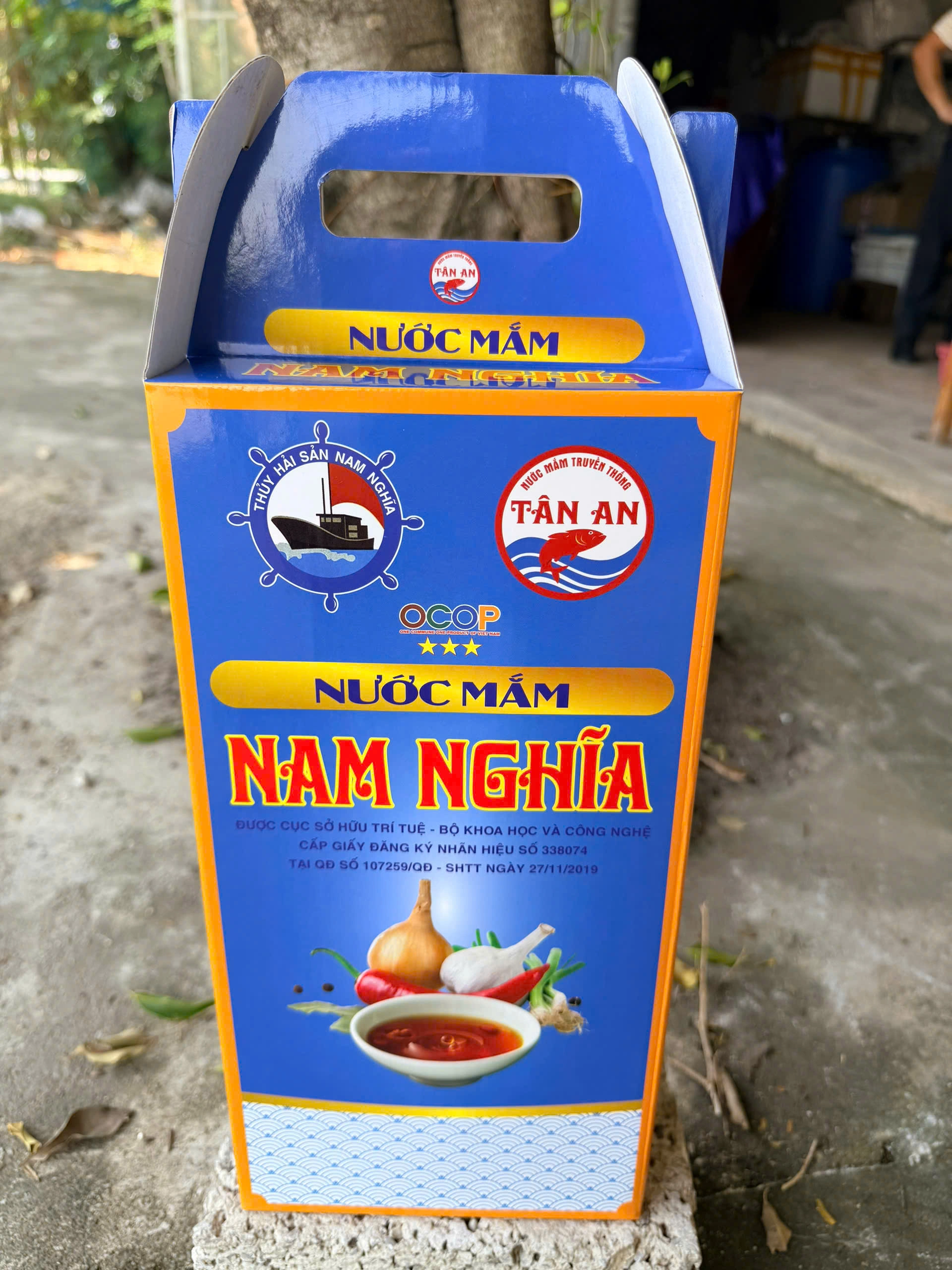 Nước mắm Phú Quốc: Từ giọt mắm nhà thùng đến tiêu chuẩn ẩm thực