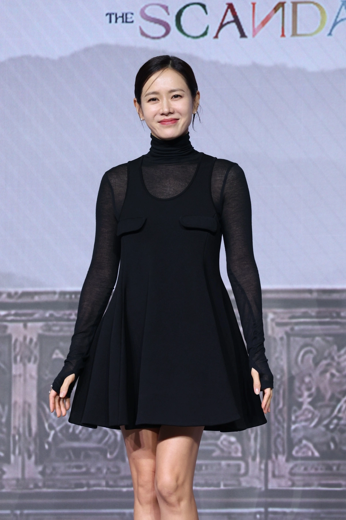 Son Ye Jin bẻ lái sang phim cổ trang 19+ với The Scandal
