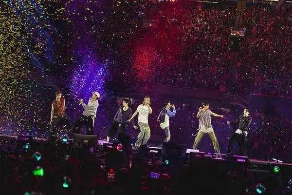 Sao bóng đá Son Heung-min gây bão tại concert BTS ở Los Angeles