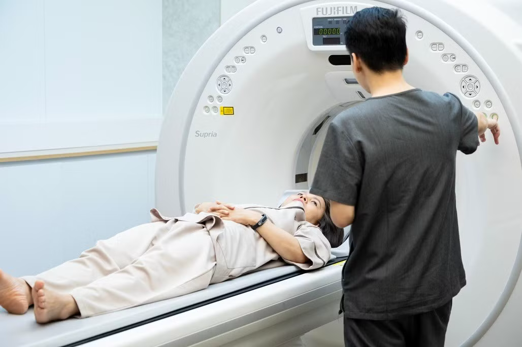 Kế hoạch sức khỏe sau tuổi 40: lá chắn tài chính cho gia đình