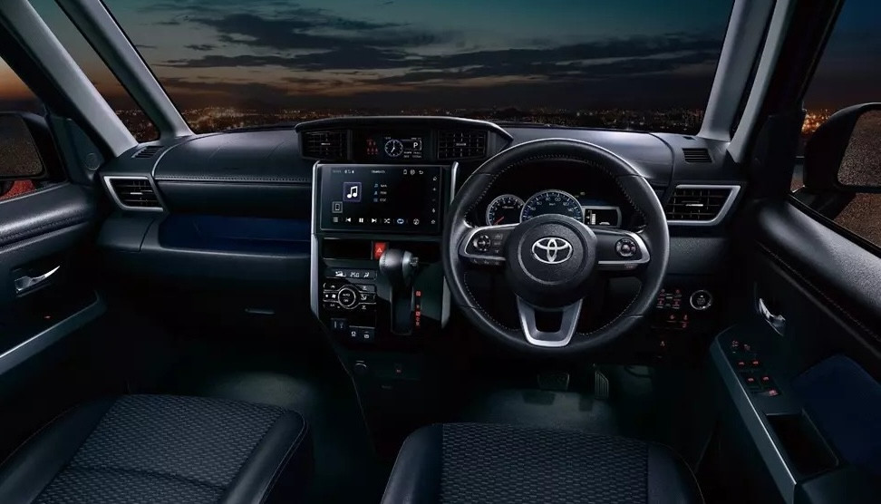 Toyota Roomy: MPV 300 triệu với ADAS và 4WD có đủ sức đe dọa Wigo?