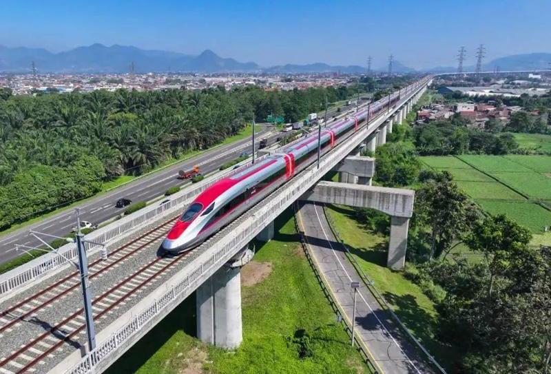 Đường sắt cao tốc Bắc-Nam: Mốc khởi công 12/2027 liệu có khả thi?