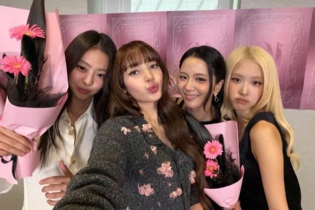 BLACKPINK solo tháng 9: Cuộc đua kỷ lục giữa Lisa, Jisoo và Jennie