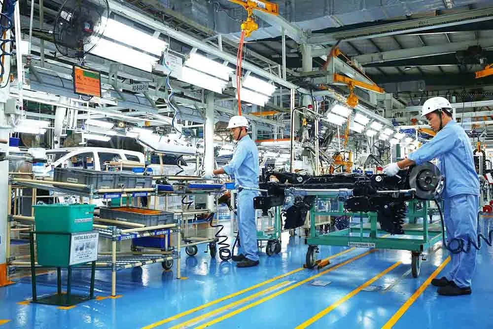 Nhập khẩu tăng vọt và bài toán cân bằng thương mại âm