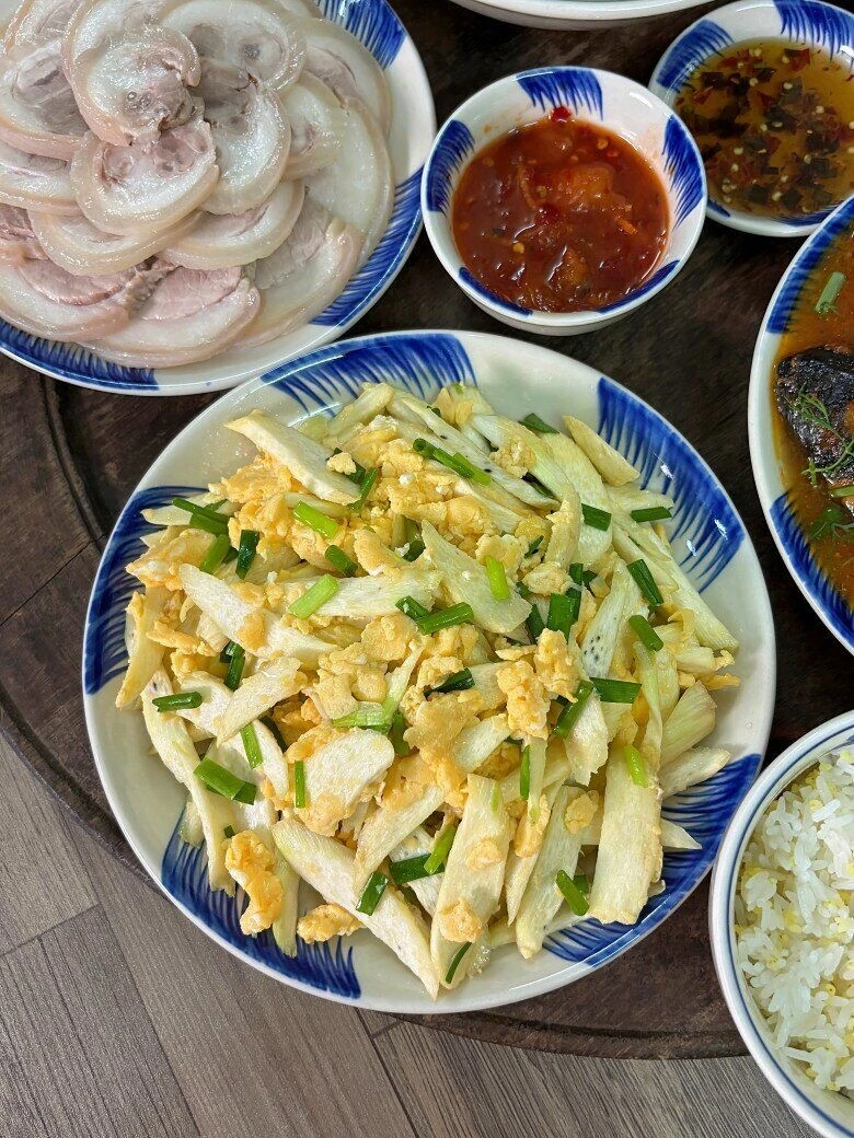 Từ rau dại thành đặc sản: Cách chọn và sử dụng dền cơm, củ niễng để tối đa hóa dinh dưỡng