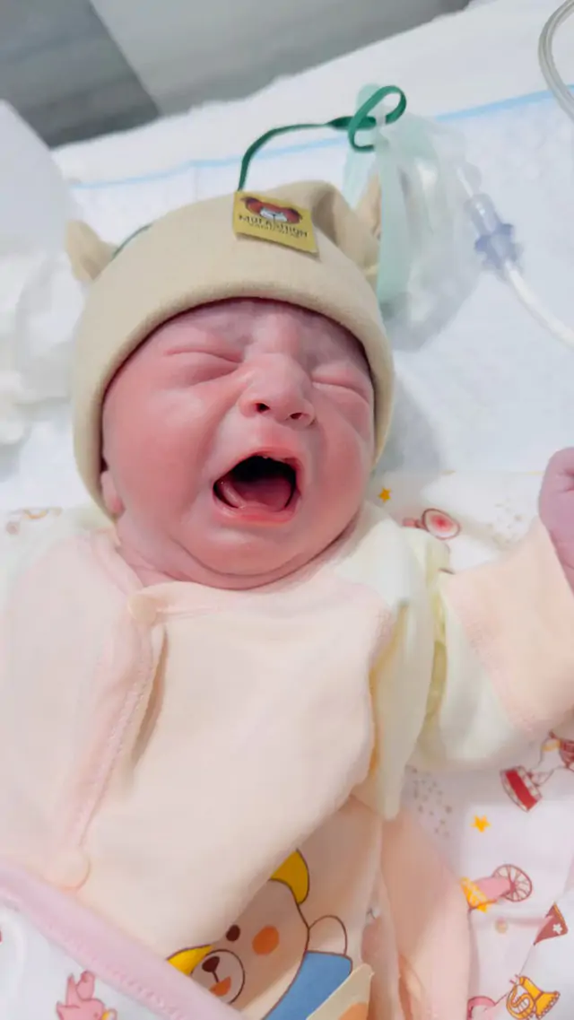 Bé khóc đêm ngằn ngặt: 5 điều phải kiểm tra trước khi lo lắng