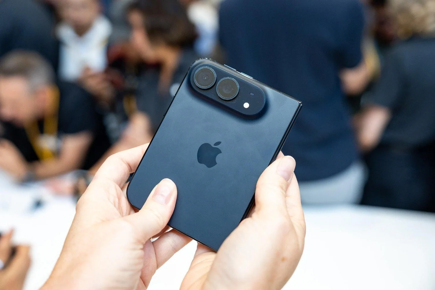 Apple Surprise and Shine: iPhone Duo gập và dải siêu phẩm mới