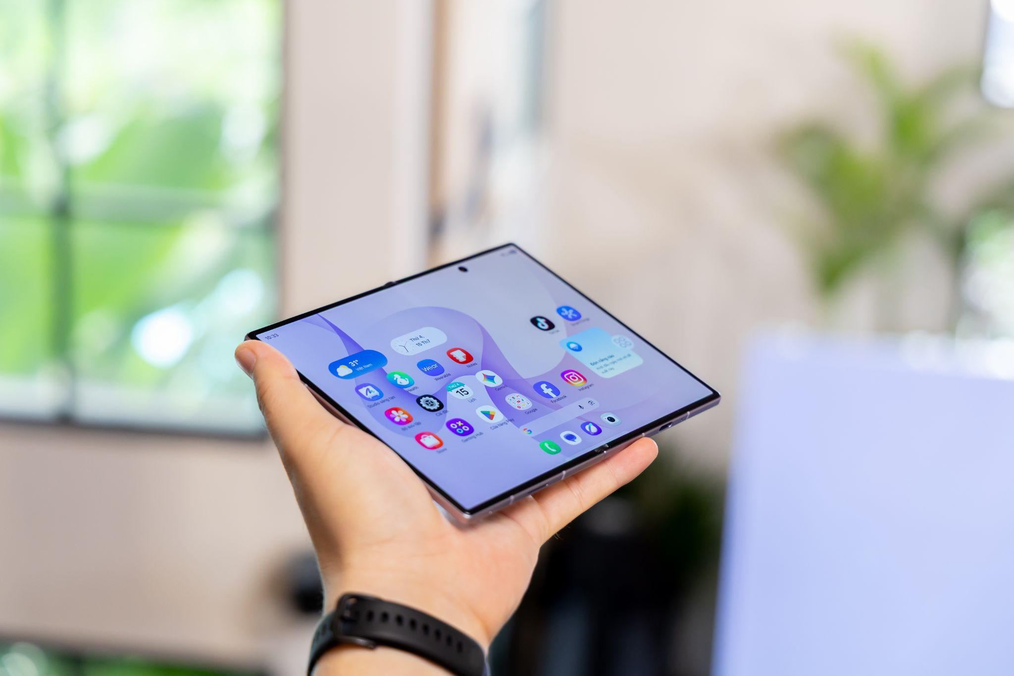Vì sao Samsung vẫn dẫn đầu cuộc chơi smartphone gập?