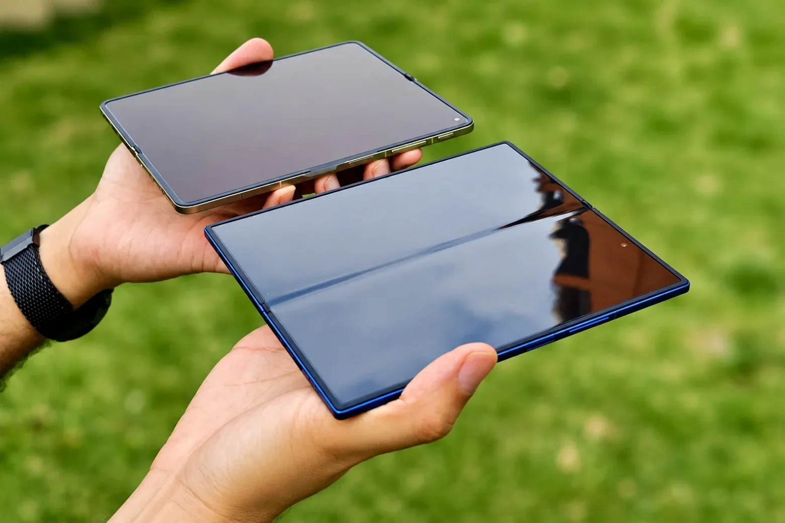 Vì sao màn hình Galaxy Z Fold 8 có độ cong “ý định”?