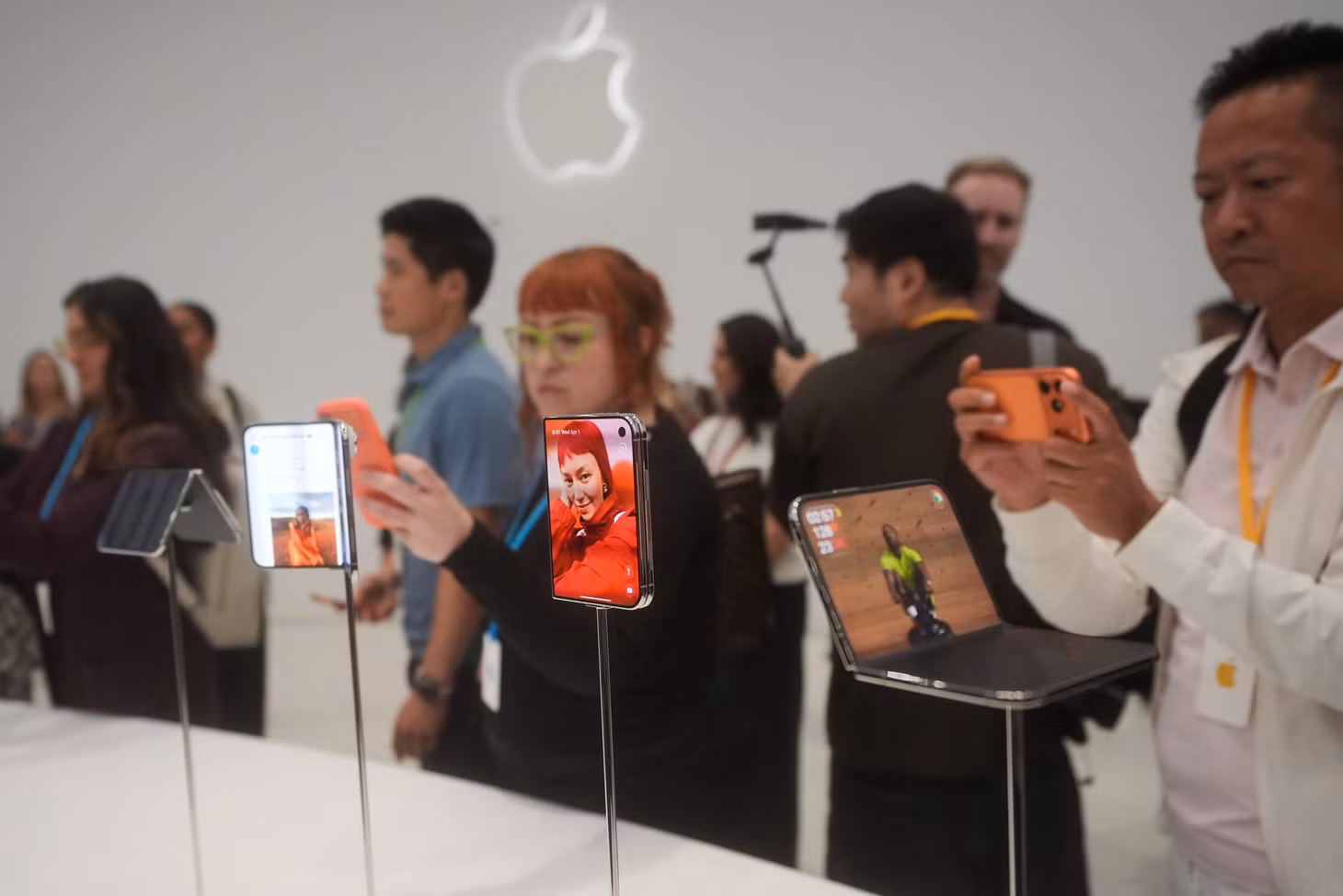 iPhone Duo màn hình gập: Có nên nâng cấp từ iPhone 15 Pro Max?