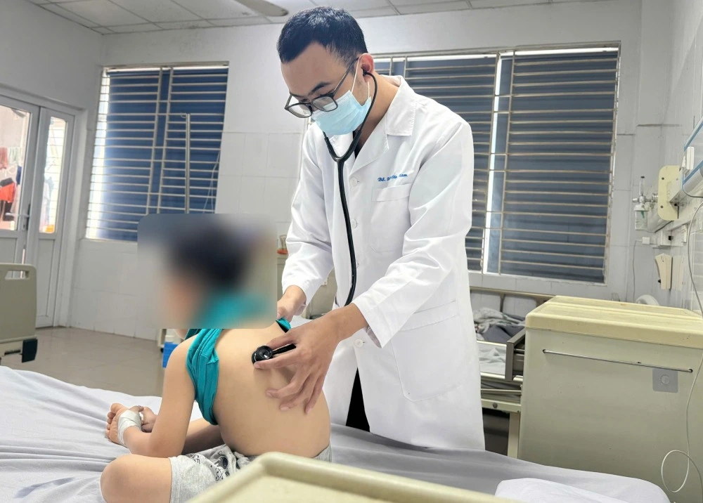 Bệnh não mô cầu và Adenovirus ở trẻ: nhận biết sớm để tránh biến chứng