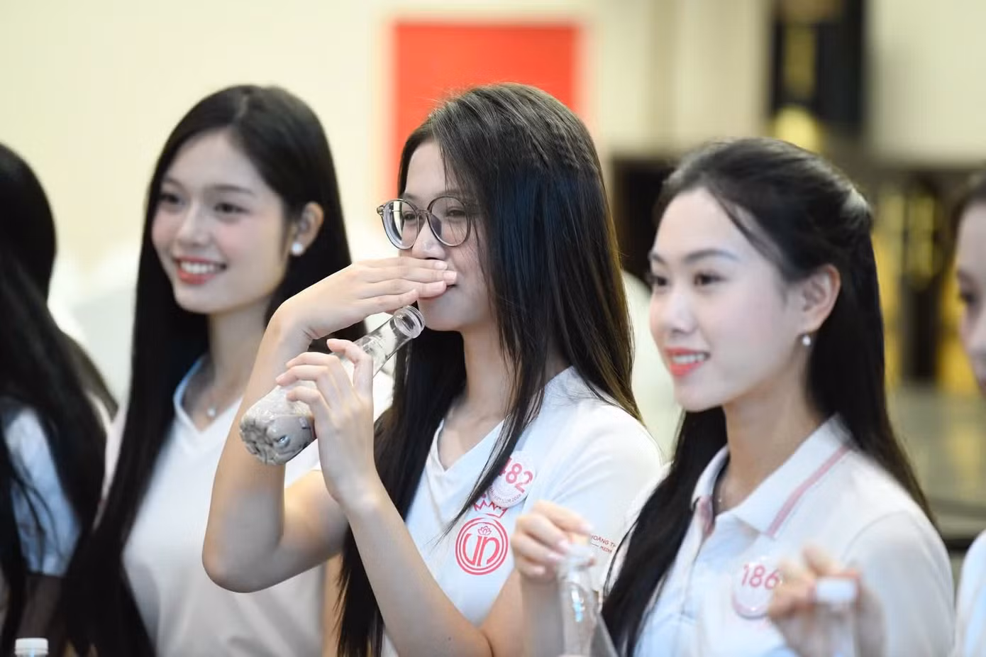 Bí quyết phong thái chuẩn hoa hậu trong đời sống hằng ngày