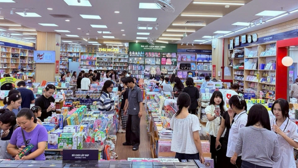 Thiếu sách giáo khoa đầu năm học mới: Từ Quảng Trị tới vùng cao