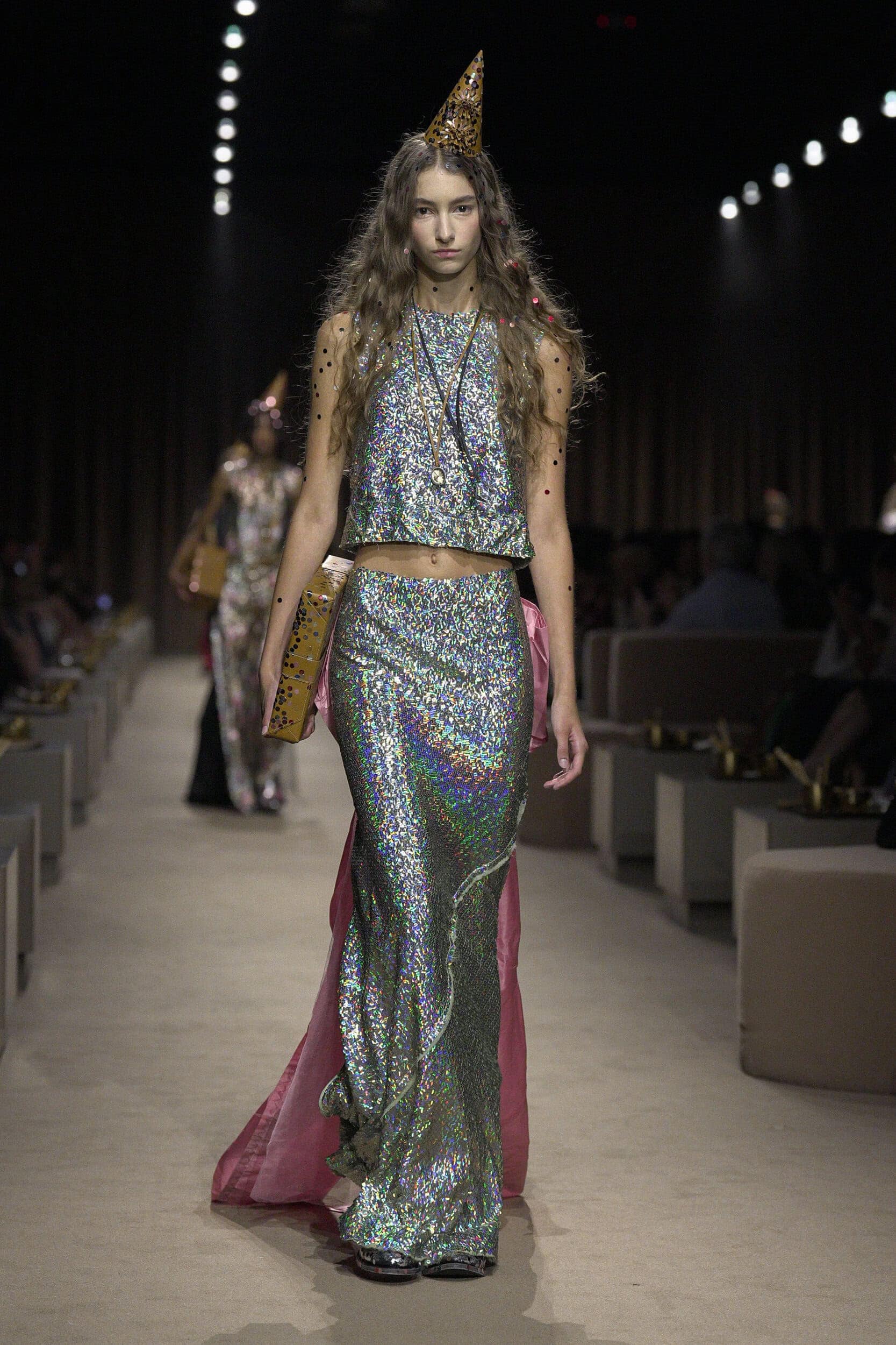 Coach Spring 2027: Eksperimen Parti dan Ikon Lama di NYFW