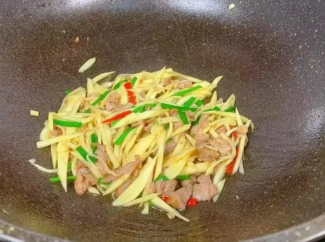 Từ rau dại thành đặc sản: Cách chọn và sử dụng dền cơm, củ niễng để tối đa hóa dinh dưỡng